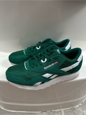 Reebok Men’s 6.5 Classic Nylon Sneakers
